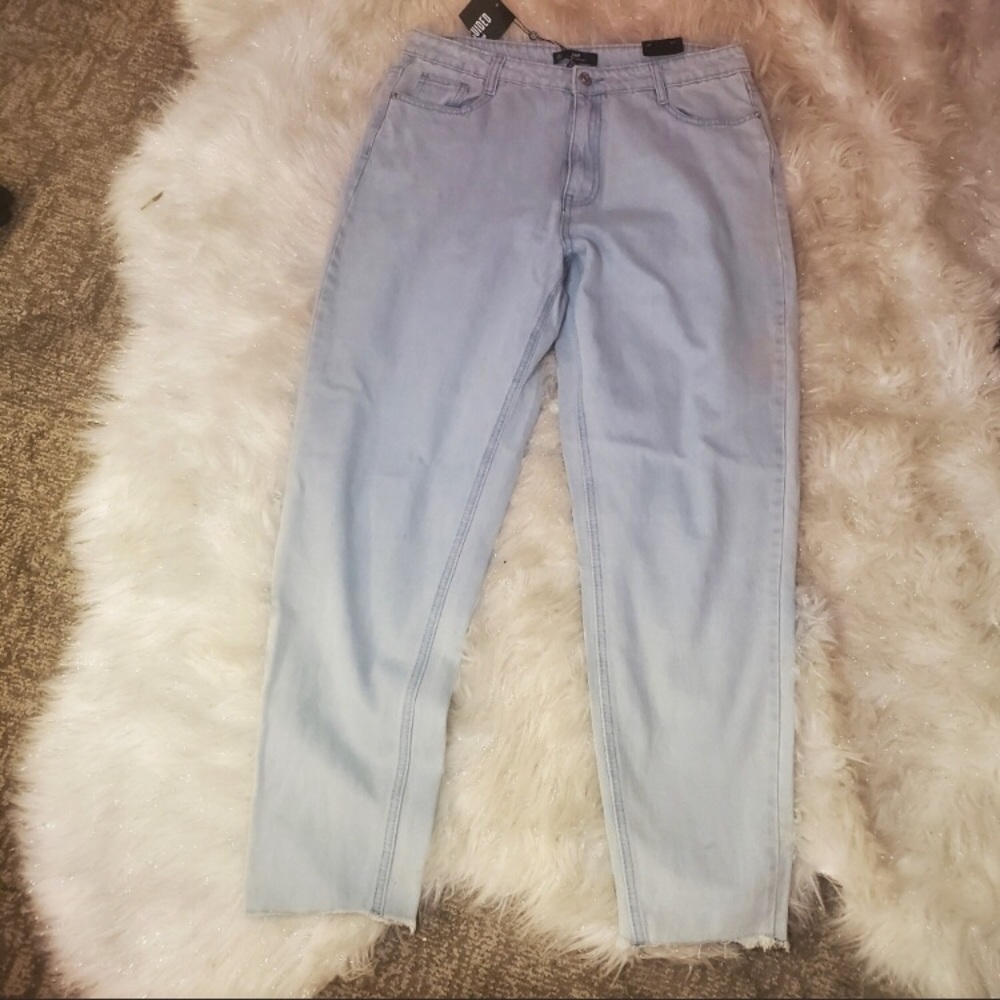Missguided Riot High Rise Mom Jean - Light Wash